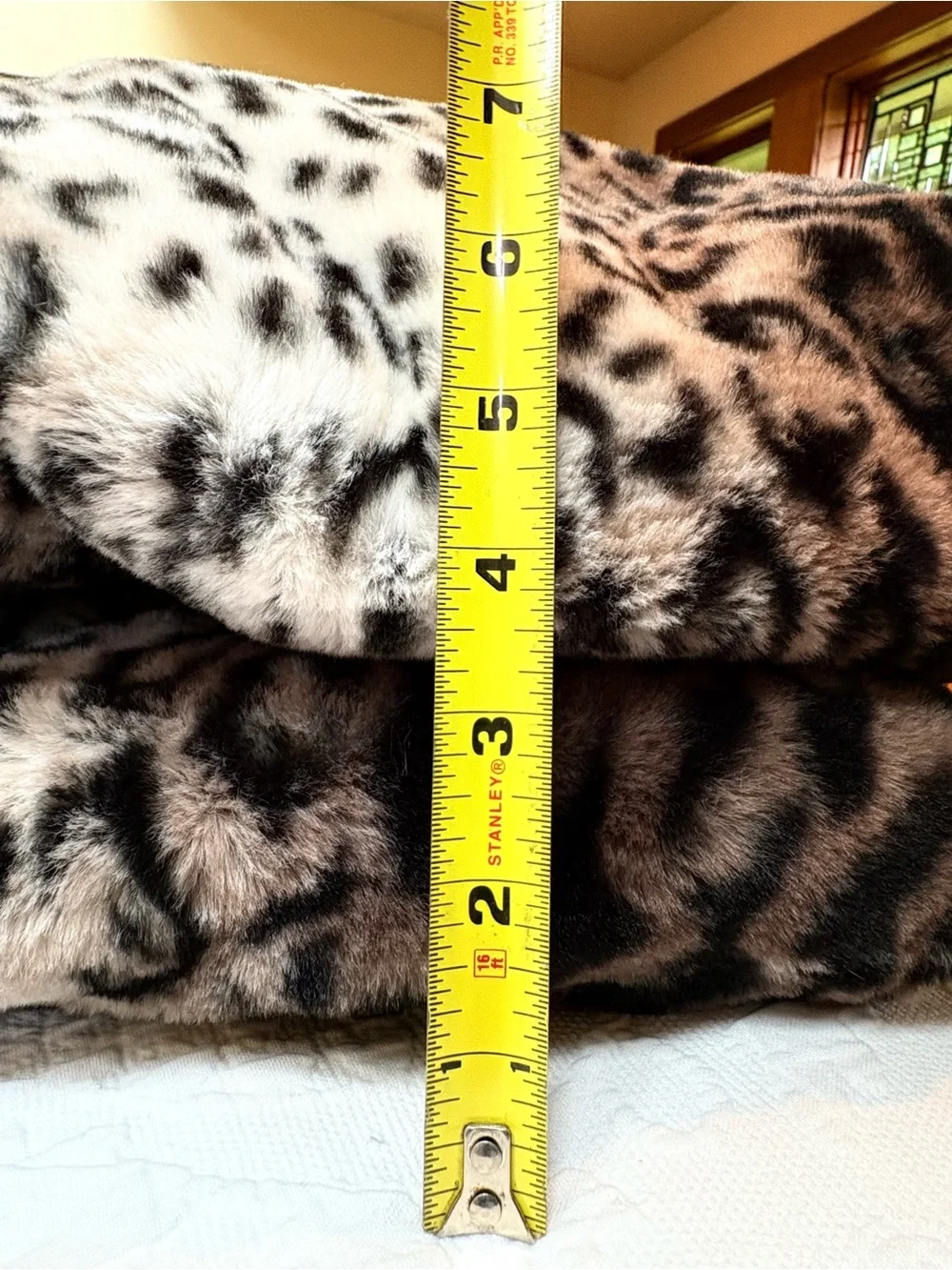 HUGE 64” x 58” Reversible Leopard Print Plush Throw Blanket Black & Cream